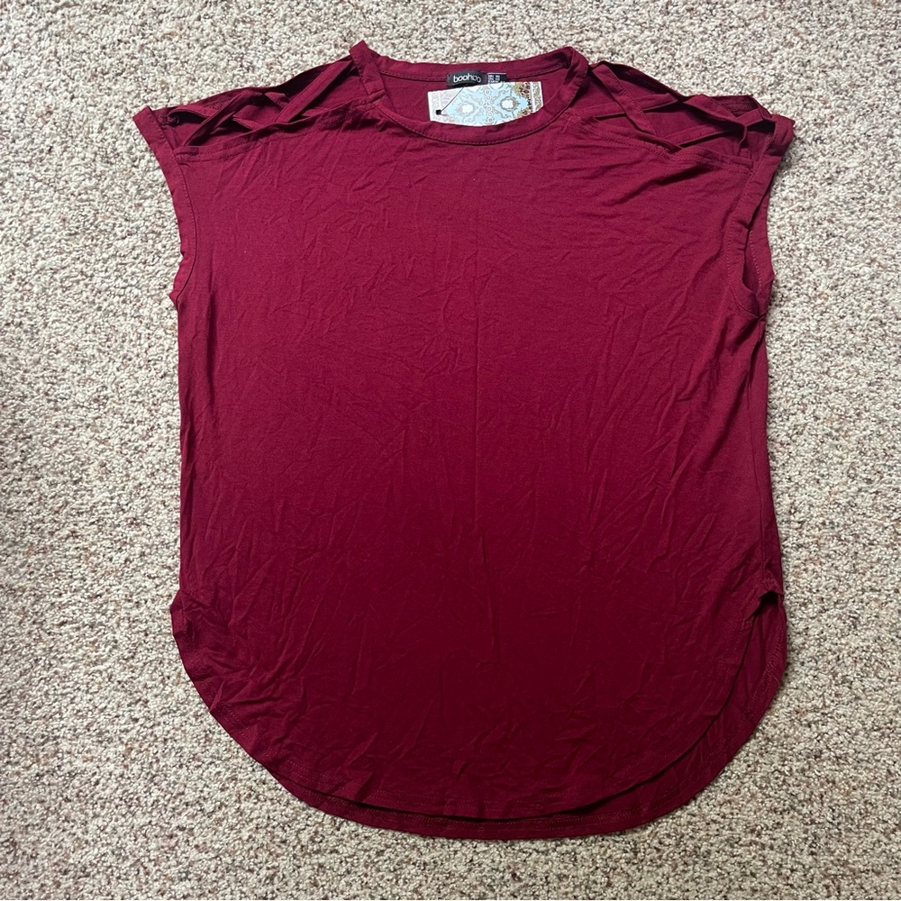 Boohoo 12 red lace up shoulder top
